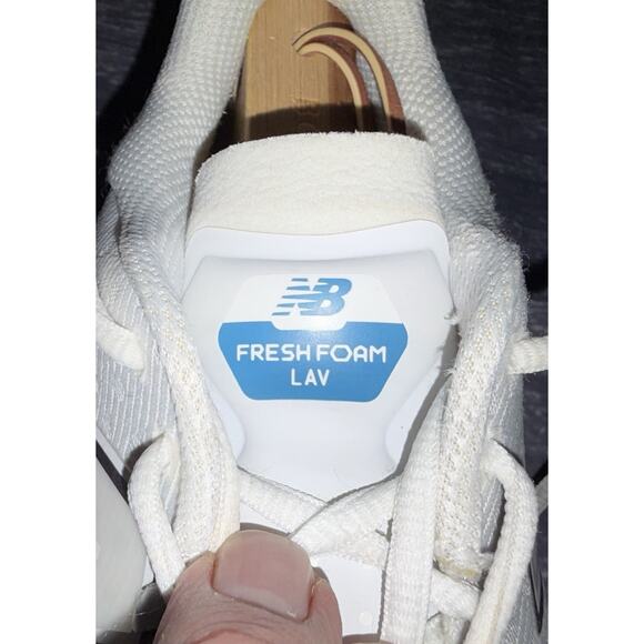 New Balance Mens Size 10.5 Fresh Foam Lav V2 White Laser Blue Sneakers MCHLAVL2